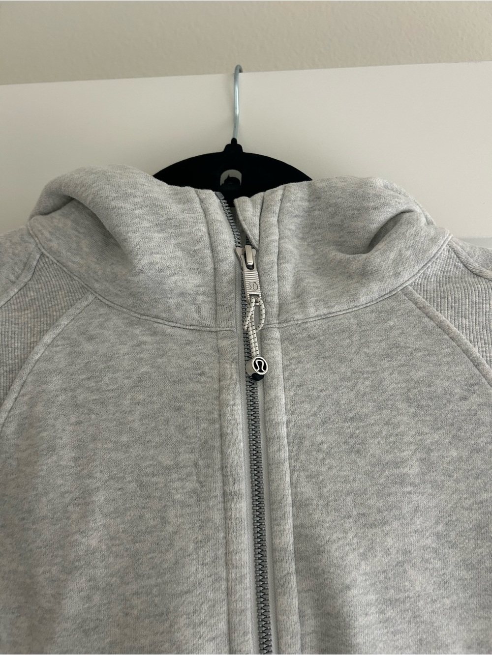 Lululemon Scuba Full Zip Heathered Gray - Picture 2 of 3